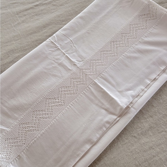 Antique Linen Bedsheet with Handwork Border - Picture 2 of 8